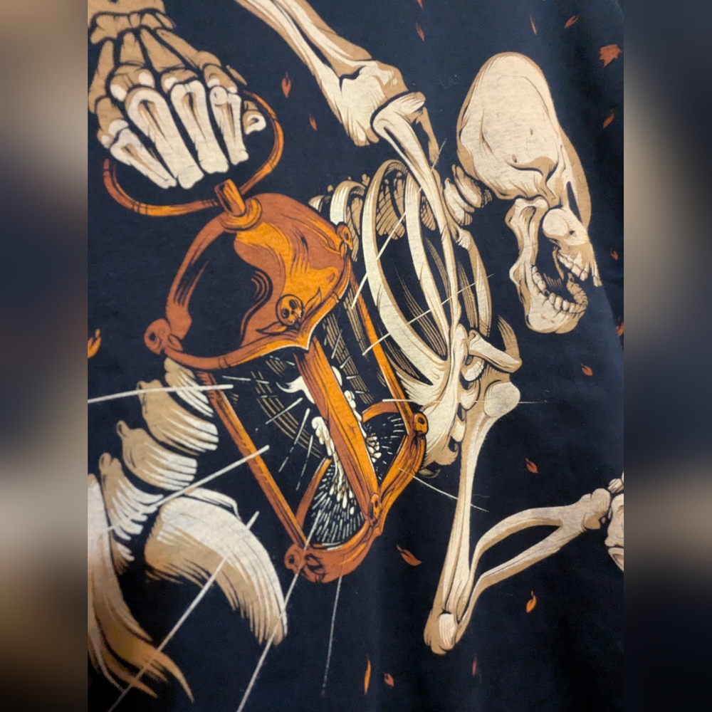 NWT Seventh Ink Haunted Collection "The Keeper" Black Skull Graphic Zip Small - Picture 5 of 7